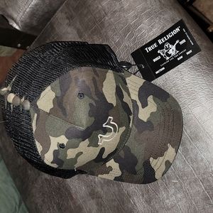 True Religion Camo/White Outline HD Trucker hat